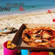 Pizza Horno te lleva la comida hasta la playa de Aguadulce